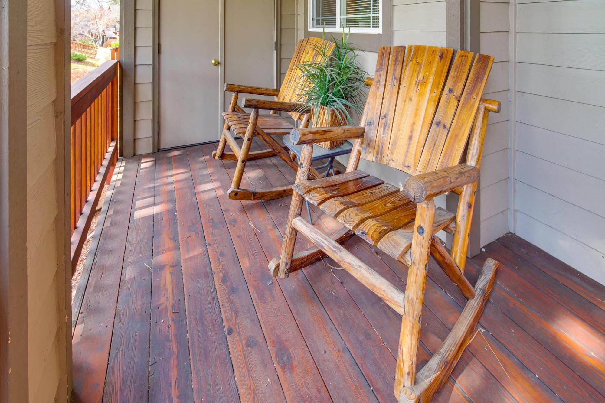Klamath Falls Getaway With Pool And Hot Tub Access! Exterior foto