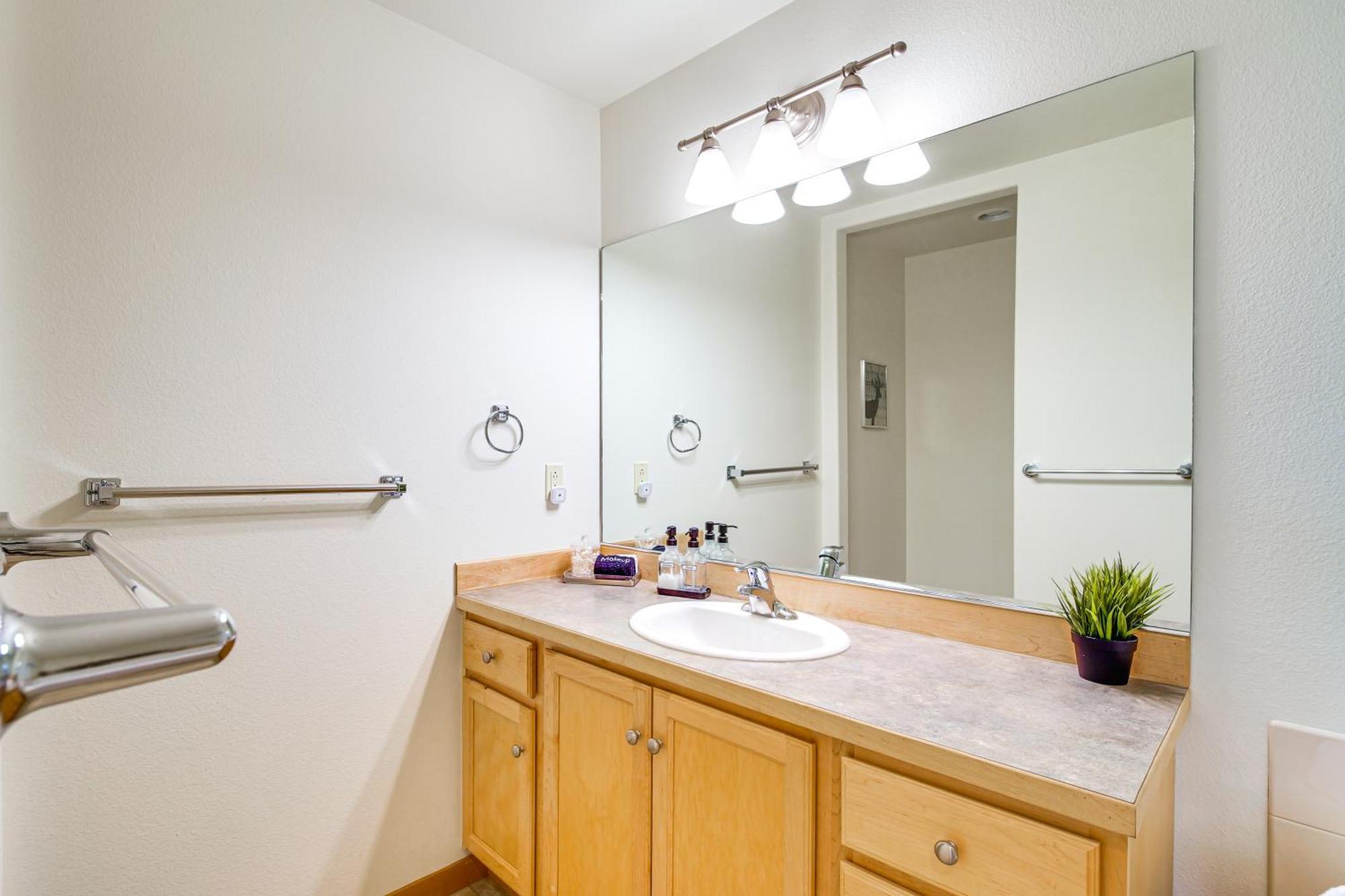 Klamath Falls Getaway With Pool And Hot Tub Access! Exterior foto
