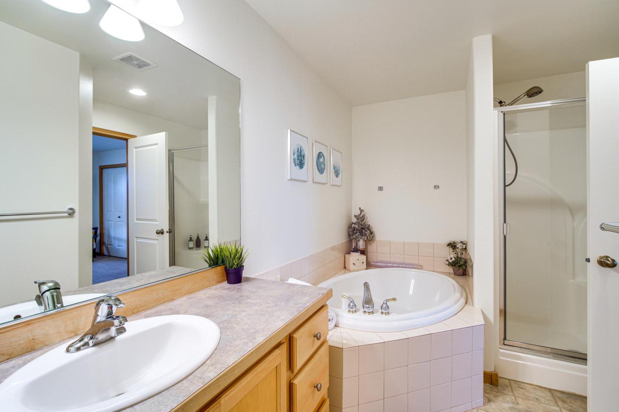 Klamath Falls Getaway With Pool And Hot Tub Access! Exterior foto