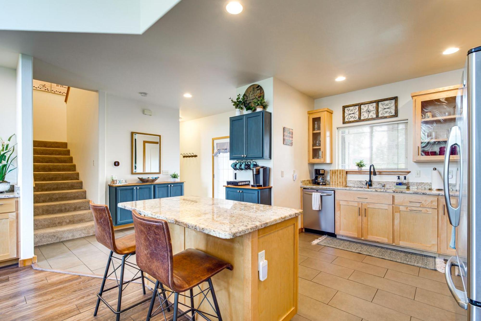 Klamath Falls Getaway With Pool And Hot Tub Access! Exterior foto